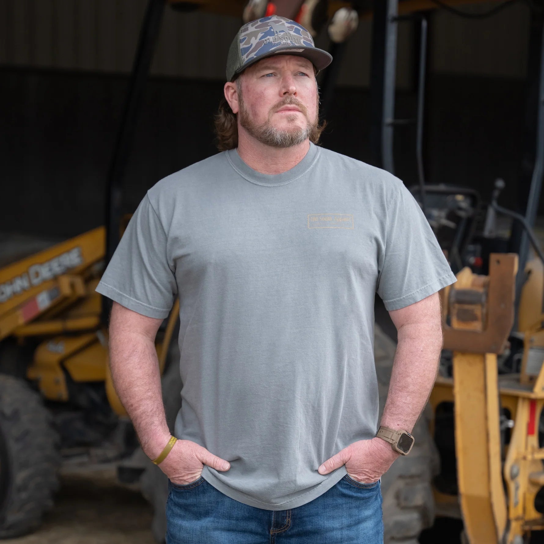 Old South Dog Outline Thicket Camo - Short Sleeve