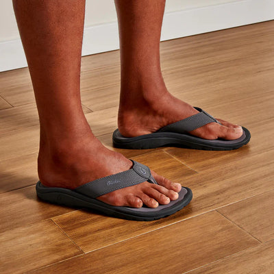 OluKai Men's 'Ohana Water-Friendly Beach Sandals