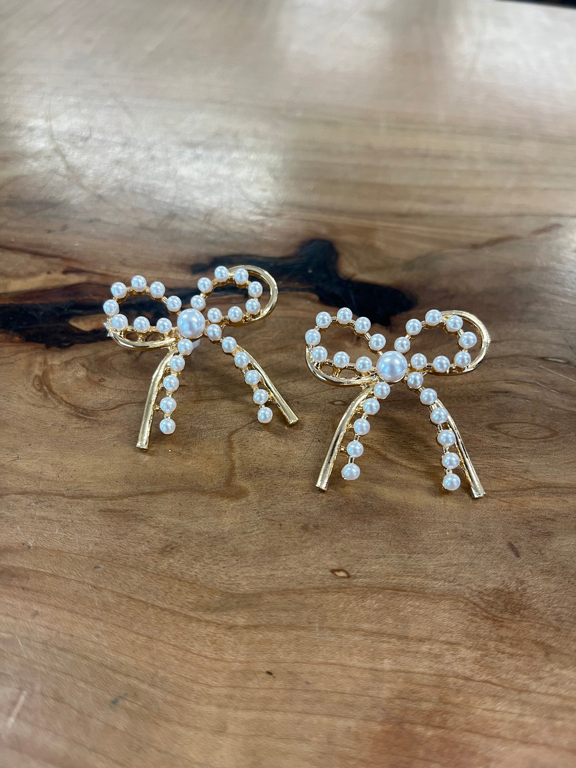 Pearl/Gold Bow Earrings